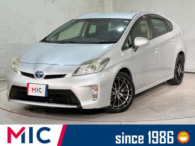 Toyota PRIUS 2012 — фото автомобиля