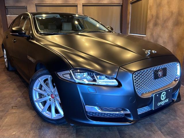 Jaguar XJ 2018 — фото автомобиля 1