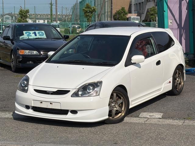 Honda CIVIC 2005 — фото автомобиля 1