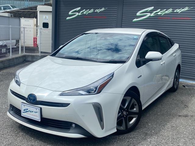 Toyota PRIUS 2019 — фото автомобиля 1