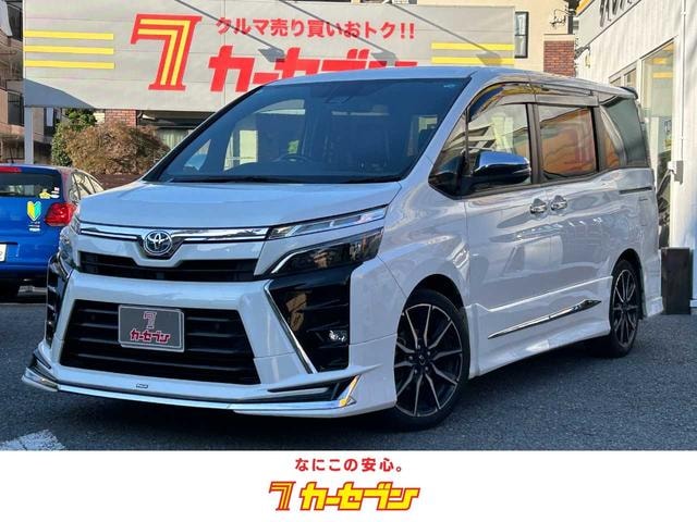 Toyota VOXY 2022 — фото автомобиля