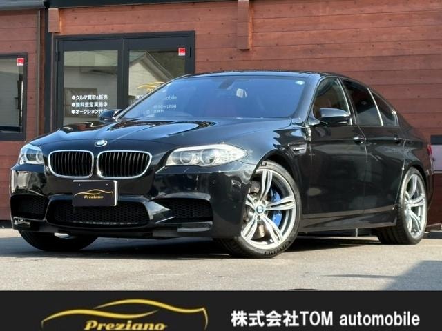 Bmw M5 2012 — фото автомобиля 1