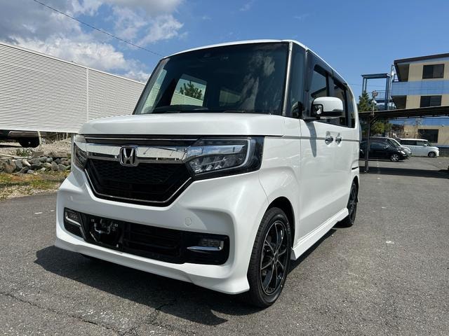 Honda N-BOX CUSTOM 2020 — фото автомобиля 1