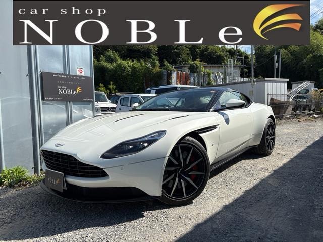 Aston Martin DB11 2017 — фото автомобиля
