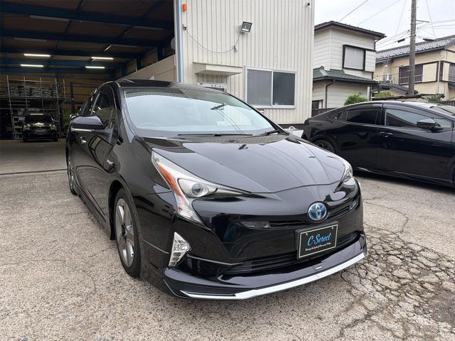 Toyota PRIUS 2016 — фото автомобиля 1