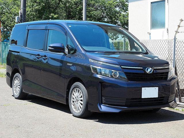 Toyota VOXY 2014 — фото автомобиля