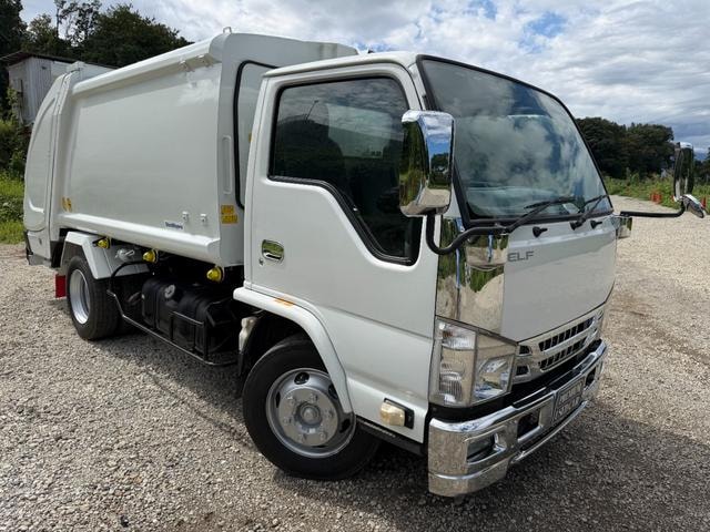 Isuzu ELF TRUCK 2016 — фото автомобиля