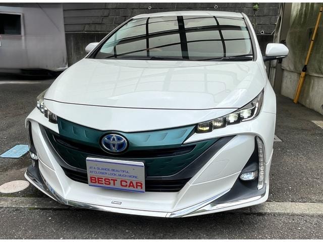 Toyota PRIUS PHV 2018 — фото автомобиля 1