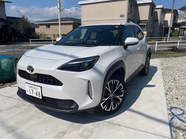 Toyota YARIS CROSS 2023 — фото автомобиля