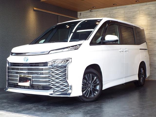 Toyota VOXY 2023 — фото автомобиля 1
