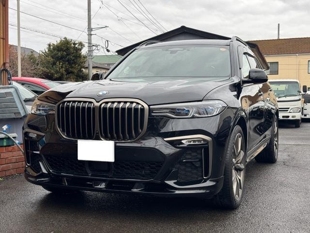 Bmw X7 2022 — фото автомобиля 1