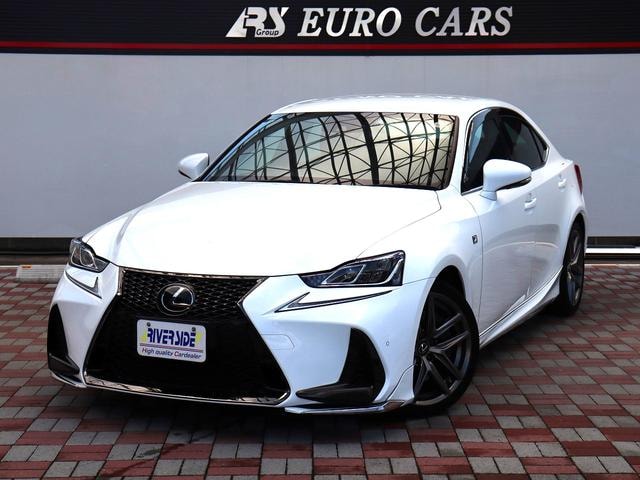 Lexus IS 2019 — фото автомобиля 1