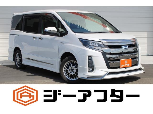 Toyota NOAH 2018 — фото автомобиля 1