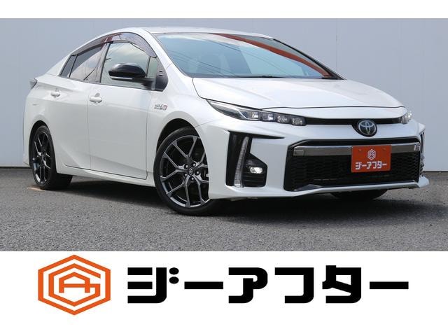 Toyota PRIUS PHV 2018 — фото автомобиля 1