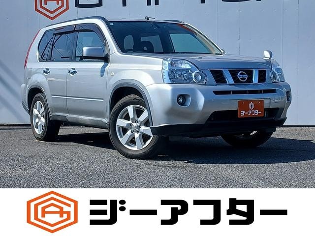 Nissan X-TRAIL 2010 — фото автомобиля 1
