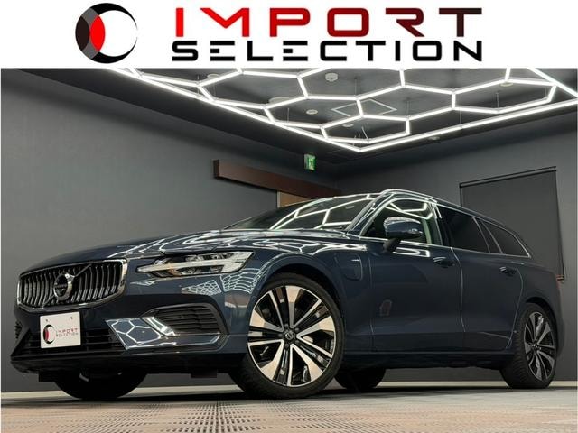Volvo V60 2022 — фото автомобиля 1