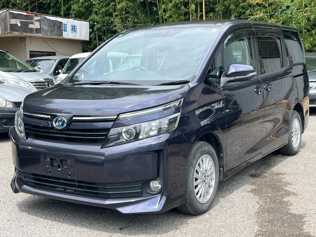 Toyota VOXY 2014 — фото автомобиля 1