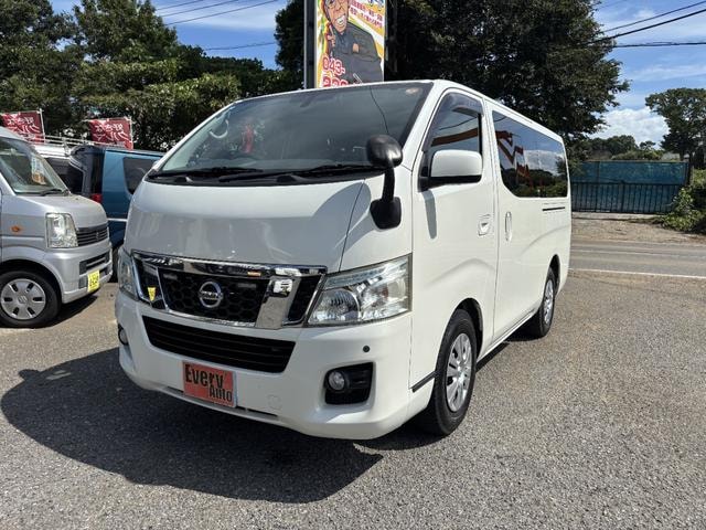 Nissan NV350CARAVAN VAN 2013 — фото автомобиля