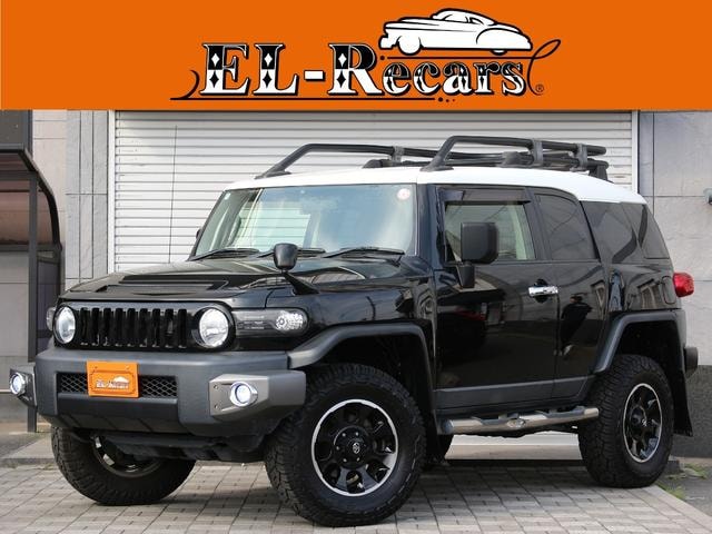 Toyota FJ CRUISER 2016 — фото автомобиля 1