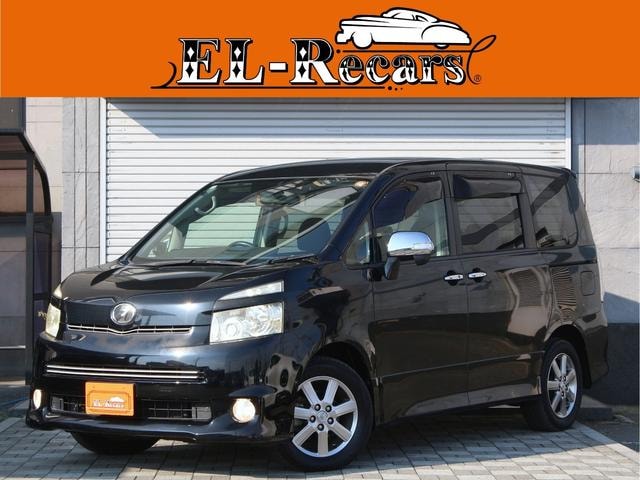 Toyota VOXY 2010 — фото автомобиля 1