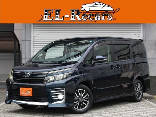 Toyota VOXY 2014 — фото автомобиля
