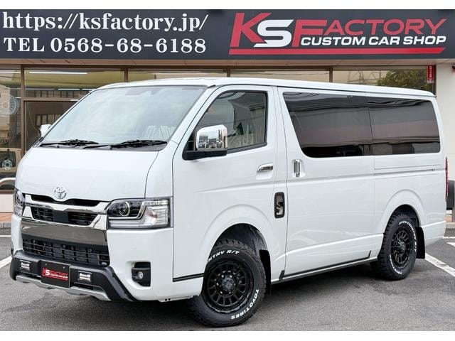 Toyota HIACE VAN 2026 — фото автомобиля