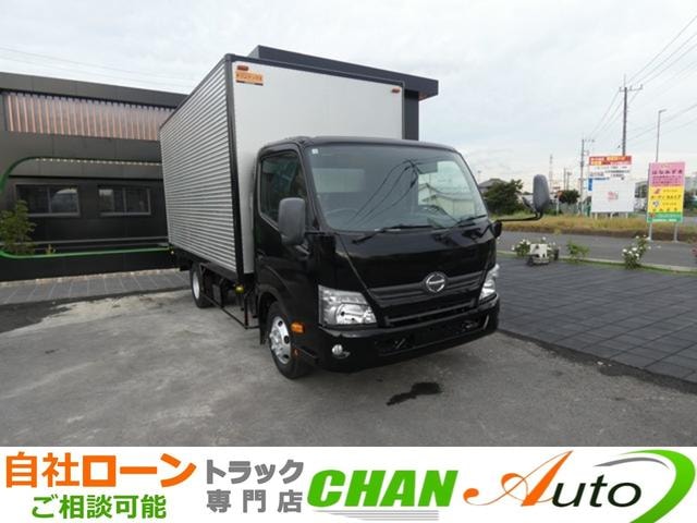 Hino DUTRO 2015 — фото автомобиля 1