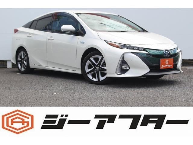 Toyota PRIUS PHV 2017 — фото автомобиля 1