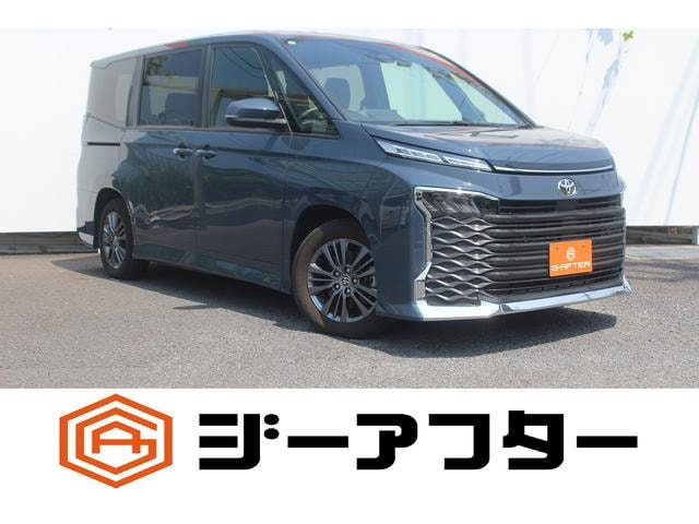 Toyota VOXY 2023 — фото автомобиля 1