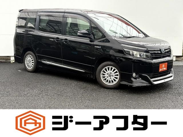 Toyota VOXY 2014 — фото автомобиля 1
