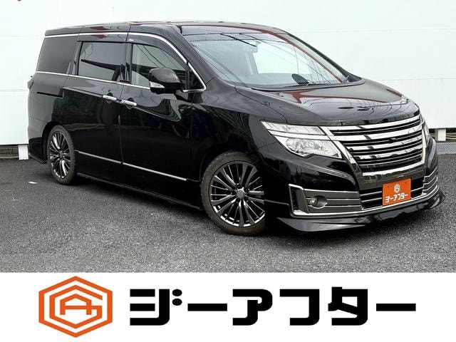 Nissan ELGRAND 2015 — фото автомобиля 1