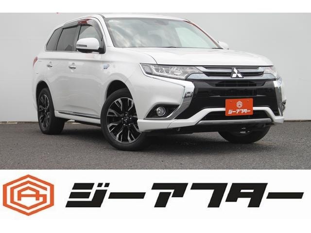 Mitsubishi OUTLANDER PHEV 2015 — фото автомобиля