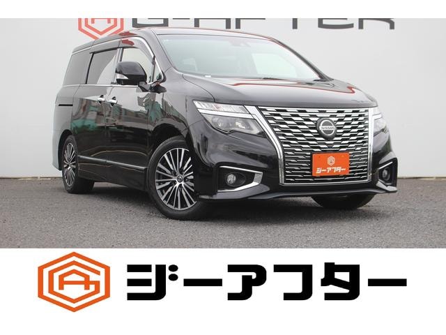 Nissan ELGRAND 2021 — фото автомобиля