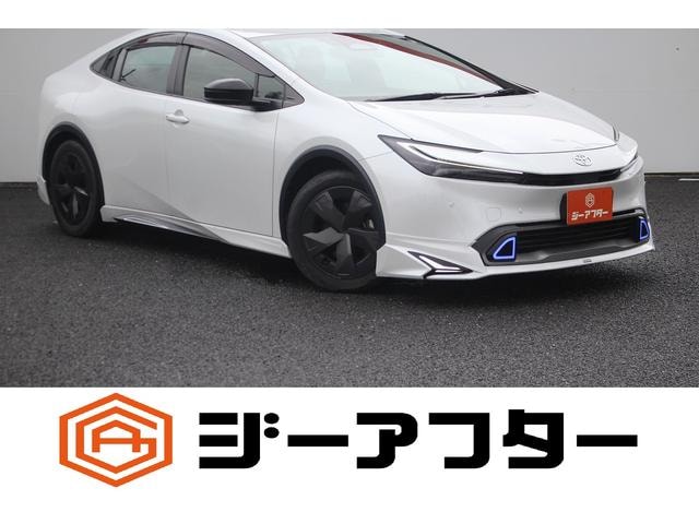 Toyota PRIUS 2023 — фото автомобиля