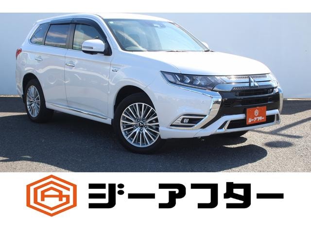 Mitsubishi OUTLANDER PHEV 2018 — фото автомобиля
