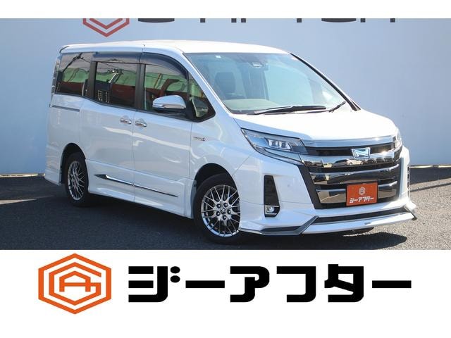 Toyota NOAH 2019 — фото автомобиля 1