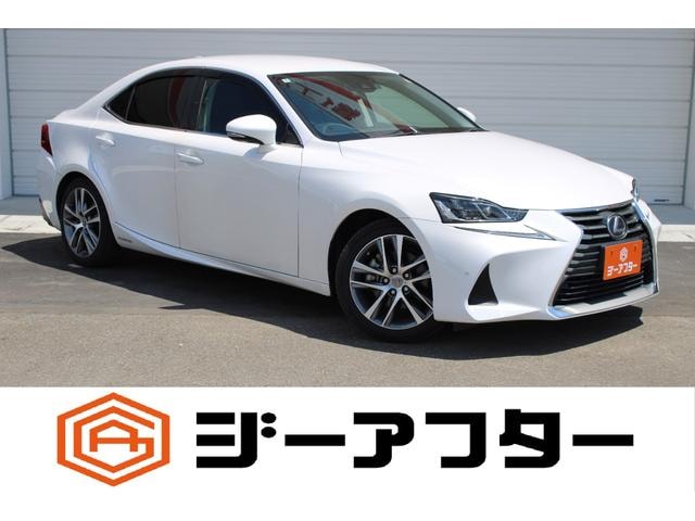Lexus IS 2016 — фото автомобиля 1