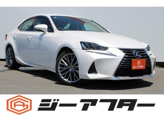 Lexus IS 2020 — фото автомобиля 1