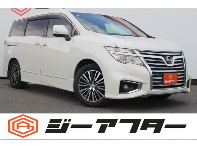 Nissan ELGRAND 2015 — фото автомобиля