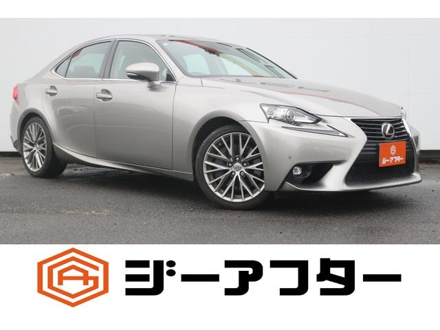 Lexus IS 2015 — фото автомобиля 1