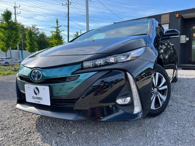 Toyota PRIUS PHV 2017 — фото автомобиля 1