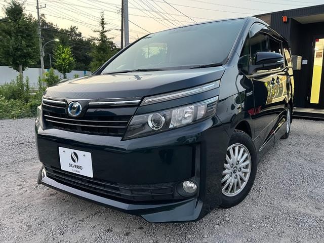 Toyota VOXY 2015 — фото автомобиля 1
