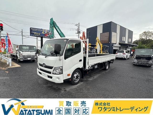 Hino DUTRO 2015 — фото автомобиля 1