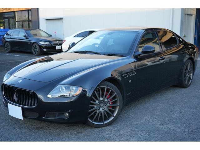 Maserati QUATTROPORTE 2012 — фото автомобиля
