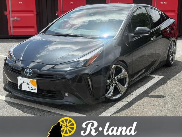 Toyota PRIUS 2022 — фото автомобиля 1