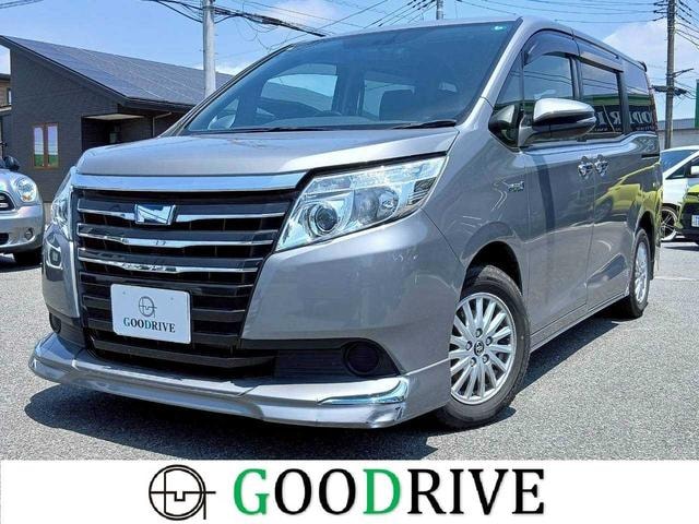 Toyota NOAH 2015 — фото автомобиля 1