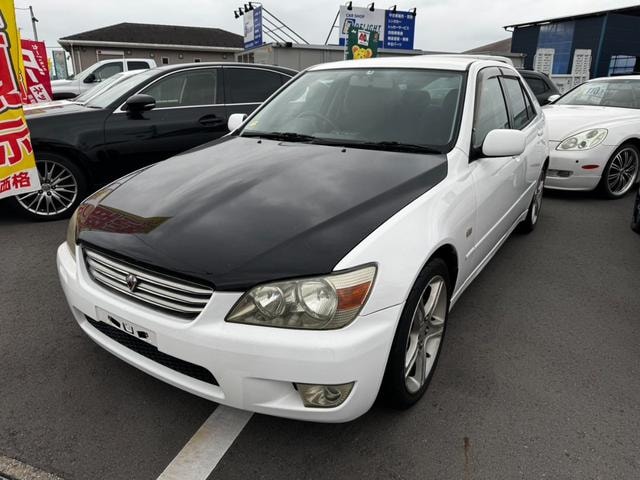 Toyota ALTEZZA 2001 — фото автомобиля 1