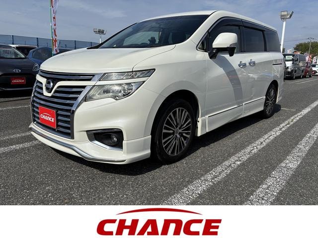 Nissan ELGRAND 2017 — фото автомобиля 1