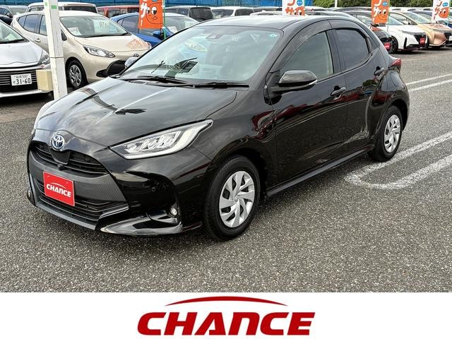 Toyota YARIS 2021 — фото автомобиля
