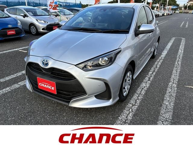 Toyota YARIS 2021 — фото автомобиля 1